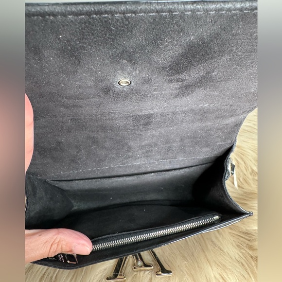 Authentic Louis Vuitton Louise PM Epi Electric Black Leather Shoulder/Clutch - Picture 11 of 12